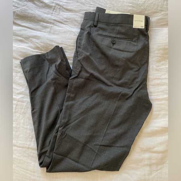 Banana Republic | Signature Italian Nailhead Suit Pants in Gray | 35R - Picture 5 of 5